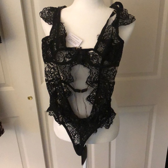 Pretty wild bandits sexy and sensual lingerie - Picture 8 of 15